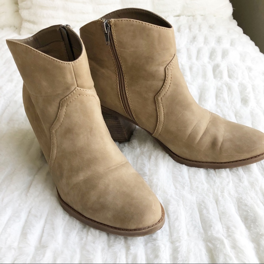 Dolce Vita DV8 Carling Tan Ankle Bootie Boots Women’s - Size 11